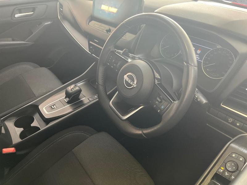 Nissan Qashqai 1.3T Acenta Xtronic 2-Tone