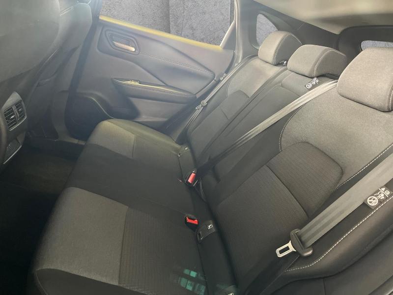 Nissan Qashqai 1.3T Acenta Xtronic 2-Tone