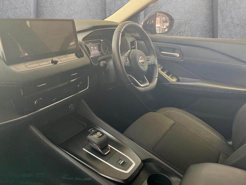 Nissan Qashqai 1.3T Acenta Xtronic 2-Tone