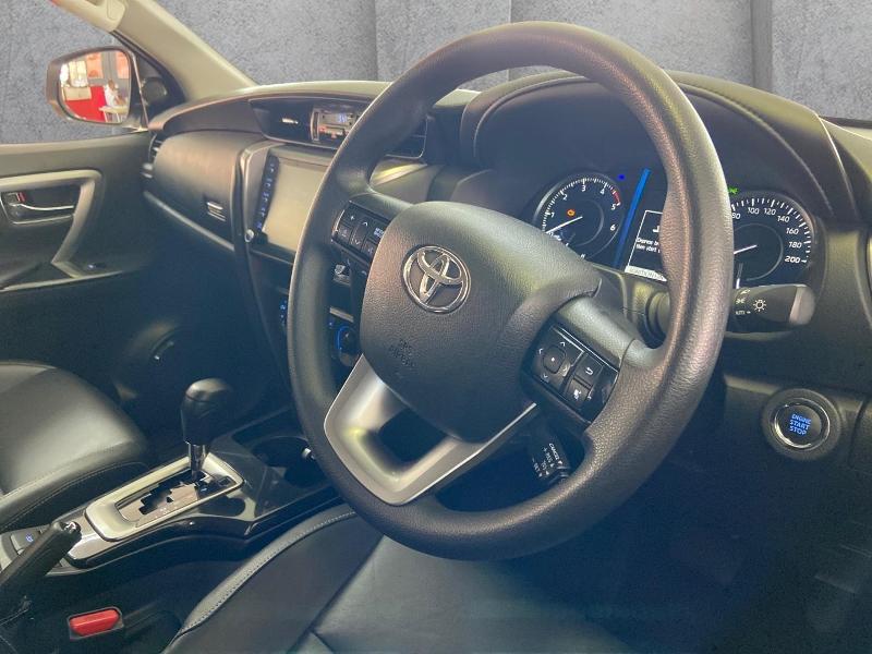 Toyota Fortuner 2.4 Gd-6 Rb At