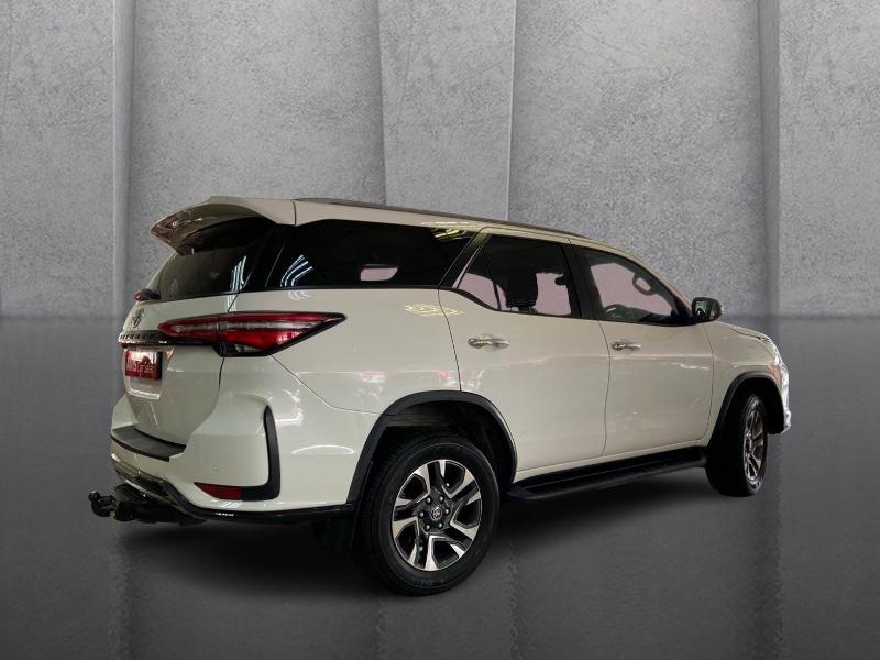 Toyota Fortuner 2.4 Gd-6 Rb At