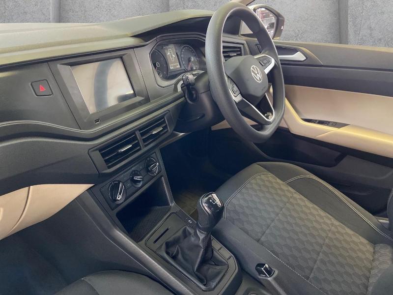 Volkswagen Polo Sedan 1.6 Base