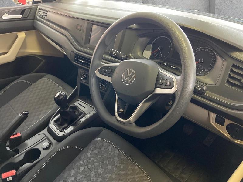 Volkswagen Polo Sedan 1.6 Base