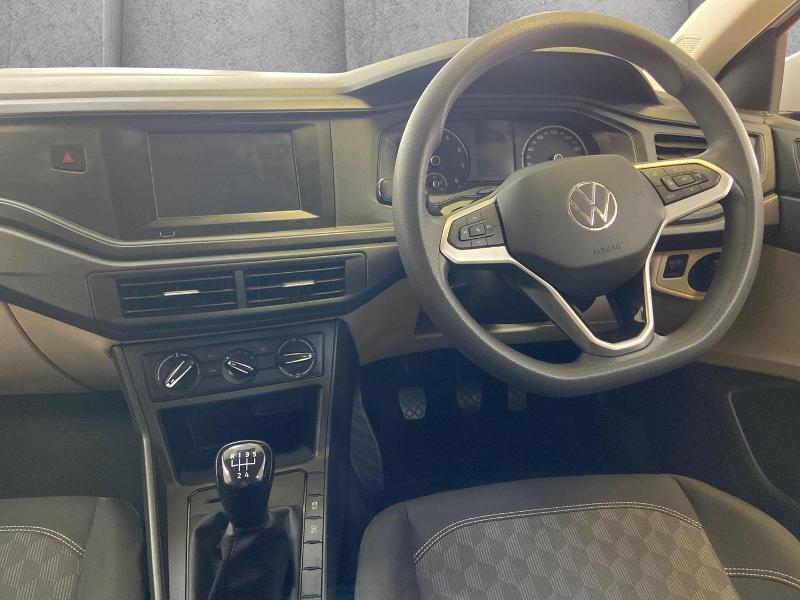 Volkswagen Polo Sedan 1.6 Base