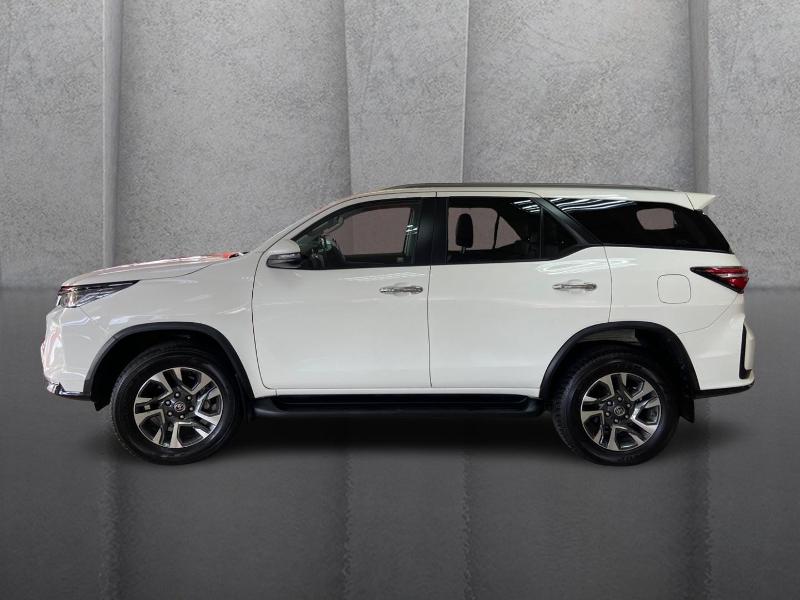 Toyota Fortuner 2.4 Gd-6 Rb At