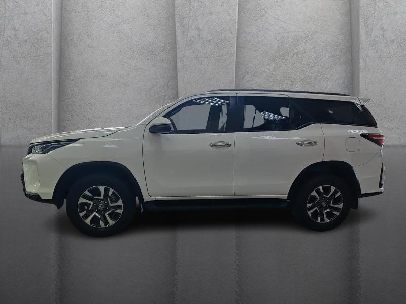 Toyota Fortuner 2.4 Gd-6 Rb At