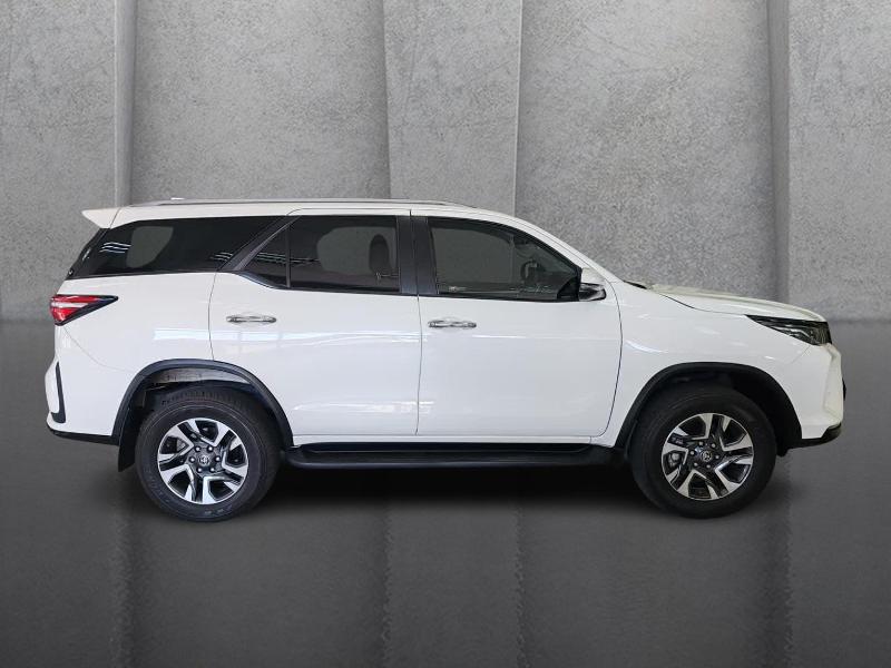 Toyota Fortuner 2.4 Gd-6 Rb At