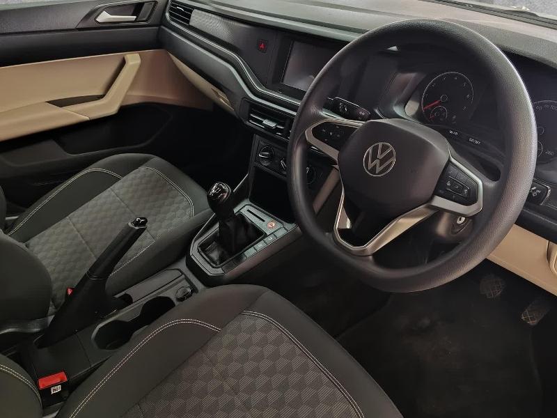 Volkswagen Polo Sedan 1.6 Base