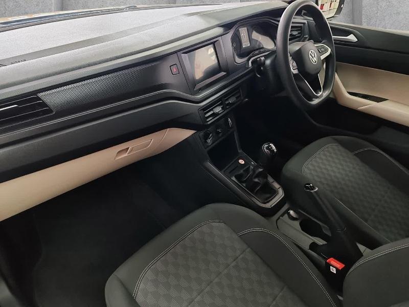 Volkswagen Polo Sedan 1.6 Base