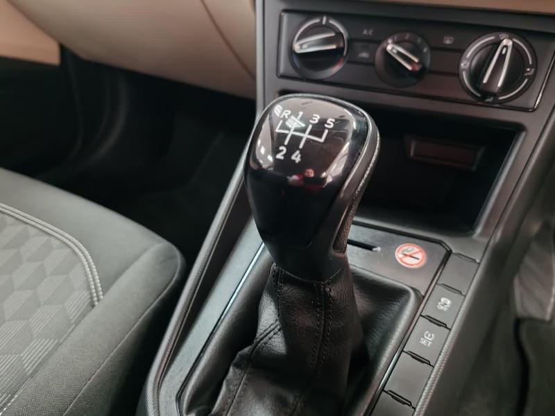 Volkswagen Polo Sedan 1.6 Base