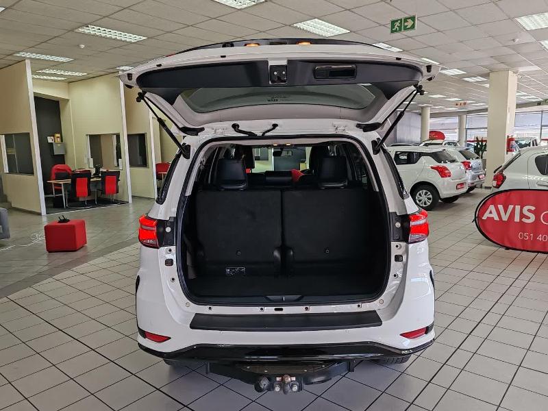 Toyota Fortuner 2.4 Gd-6 Rb 6At