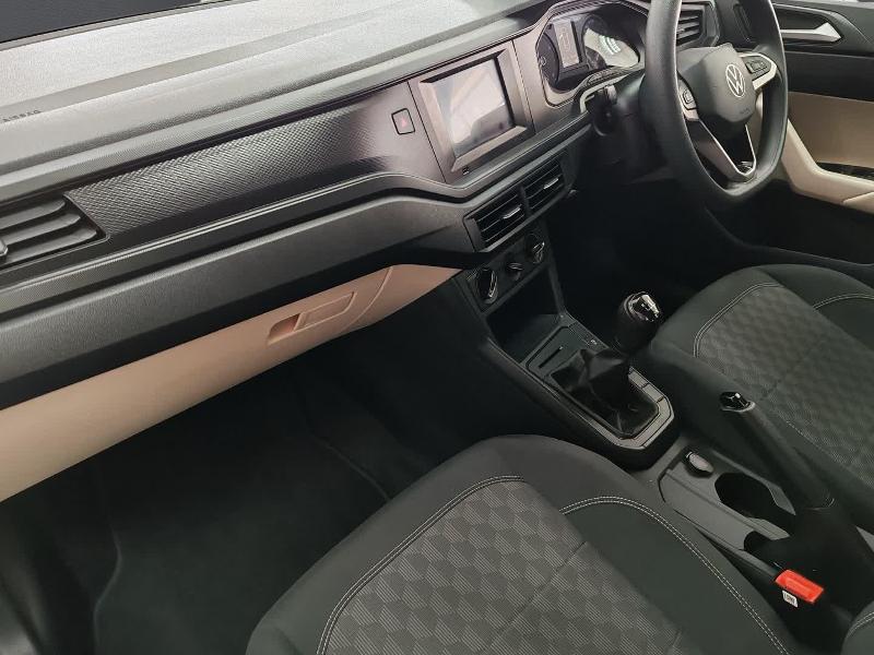 Volkswagen Polo Sedan 1.6 Base