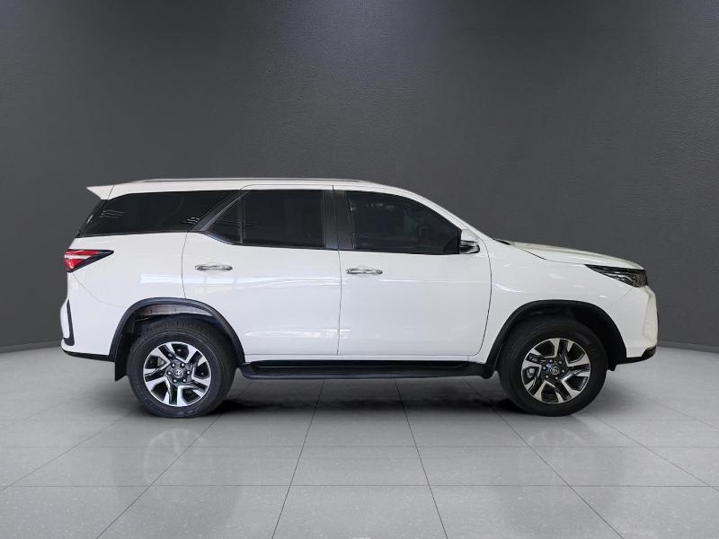 Toyota Fortuner 2.4 Gd-6 Rb At