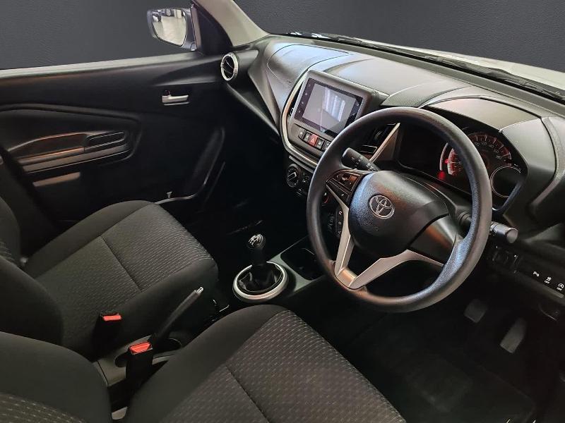 Toyota Vitz 1.0 Xr Mt